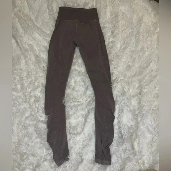 Lululemon Inner Glow Tight 28" Washed Half Moon size 6 - Picture 3 of 6